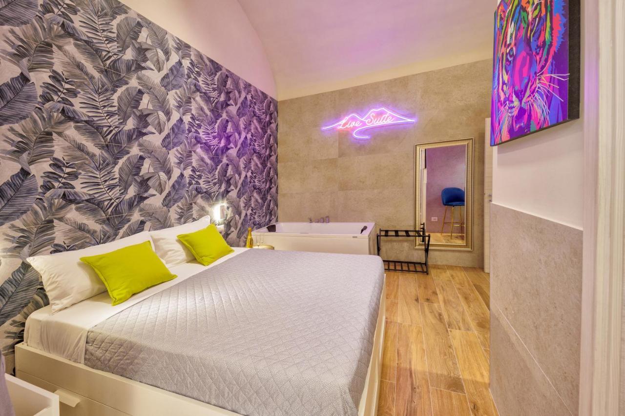 Live Suite Napoli Экстерьер фото